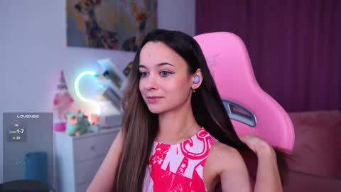 Angelina online show from November 2025 10:36:01 AM