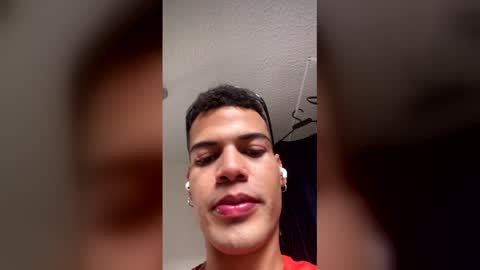 Snapshot of juicy_boy22 chatting on April 2026 10:19:02 PM Miguel online show from April 2026 10:19:02 PM