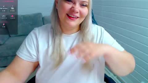 Snapshot of juicy_diana chatting on July 2026 07:32:02 AM Diana For friends simple Di online show from July 2026 07:32:02 AM
