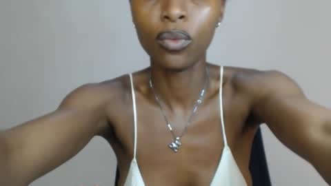 Snapshot of juicy_pinkpussy564197 chatting on February 2026 03:33:01 PM olivia online show from February 2026 03:33:01 PM