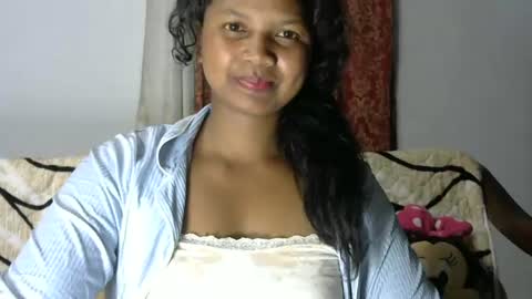 Snapshot of juicy_pretty chatting on July 2026 01:52:01 AM stellah online show from July 2026 01:52:01 AM