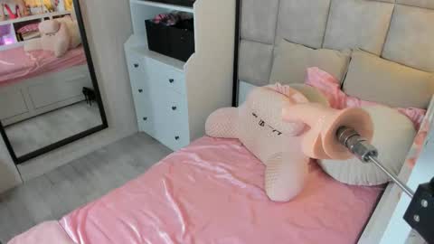 Tatjana online show from November 2025 08:40:01 AM