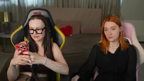 Snapshot of juicy_secrets_054 chatting on May 2026 10:56:02 AM Elza online show from May 2026 10:56:02 AM