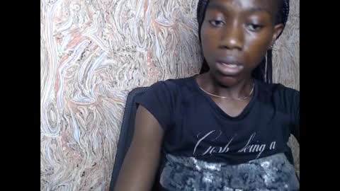Snapshot of juicyberryx chatting on January 2025 06:25:01 PM queen online show from January 2025 06:25:01 PM