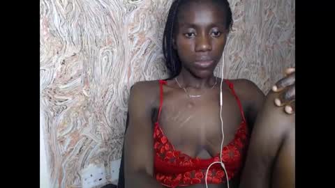 Snapshot of juicyberryx chatting on February 2025 08:58:01 PM queen online show from February 2025 08:58:01 PM