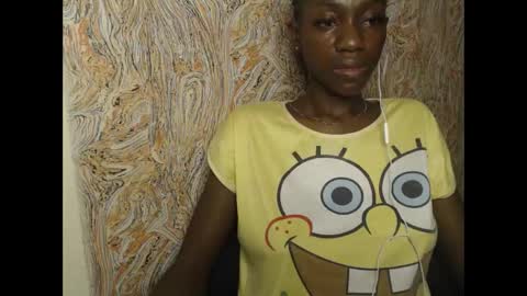 Snapshot of juicyberryx chatting on February 2025 03:28:02 PM queen online show from February 2025 03:28:02 PM