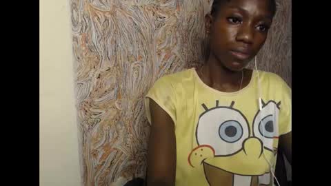 Snapshot of juicyberryx chatting on February 2025 09:37:01 AM queen online show from February 2025 09:37:01 AM