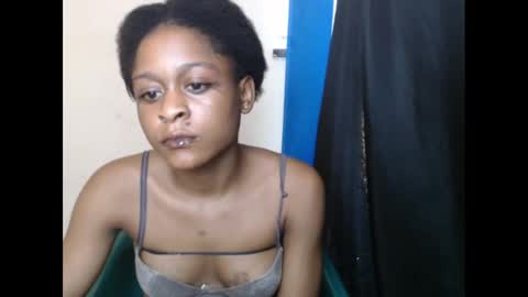 juicynwetx online show from February 2025 01:21:01 PM