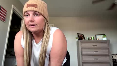 JuicyPeach36 online show from January 2025 09:35:02 PM
