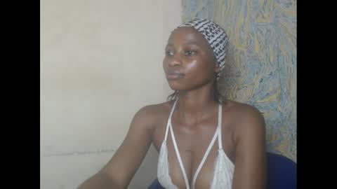 juicypiexx online show from February 2025 05:15:01 AM