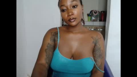 juicyxpink online show from November 2025 11:48:02 PM