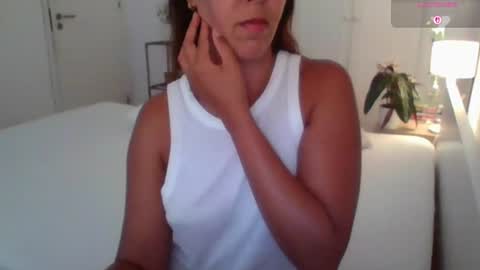 Snapshot of jujubaeu chatting on August 2026 02:42:02 PM Juju online show from August 2026 02:42:02 PM