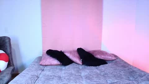 Jules and Gia online show from November 2025 09:20:02 AM