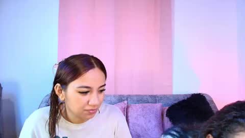 Jules and Gia online show from December 2025 10:18:02 PM