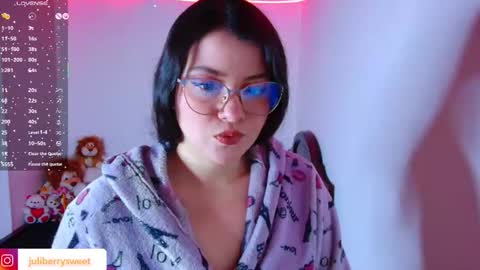 Juliana online show from November 2025 06:06:01 PM