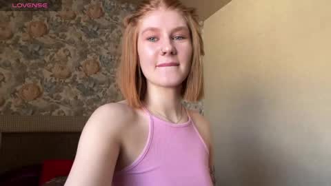 Snapshot of juli_ginger chatting on June 2026 05:42:01 AM Julia online show from June 2026 05:42:01 AM