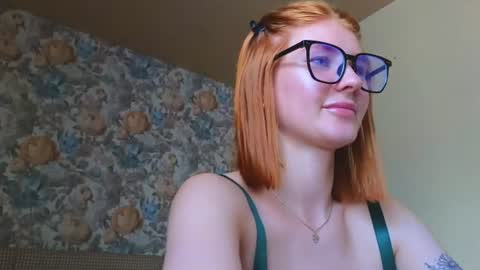 Snapshot of juli_ginger chatting on July 2026 09:25:02 AM Julia online show from July 2026 09:25:02 AM