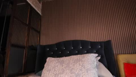 Julia online show from April 2026 11:43:02 PM