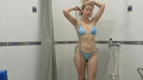 julia_giulia online show from November 2025 09:00:02 AM