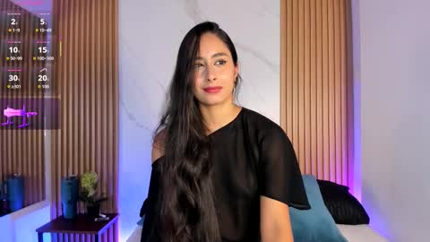 J U L IA   M A R T I N E Z online show from March 2026 11:39:02 AM