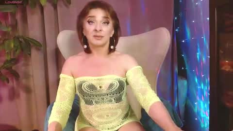 Snapshot of julia_renard chatting on October 2025 06:27:02 PM Julia online show from October 2025 06:27:02 PM