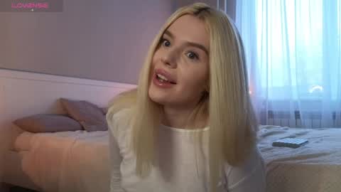 Snapshot of juliacontrol chatting on December 2024 06:22:01 AM Molly online show from December 2024 06:22:01 AM