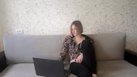 Snapshot of juliahupman chatting on March 2026 03:12:02 PM Kate online show from March 2026 03:12:02 PM