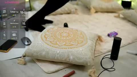 Julia online show from March 2026 05:44:01 AM