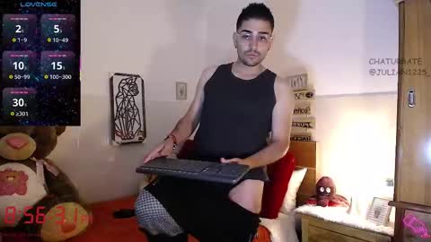 Julian online show from October 2025 01:55:02 AM