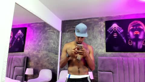 julian billy online show from December 2024 01:38:02 PM