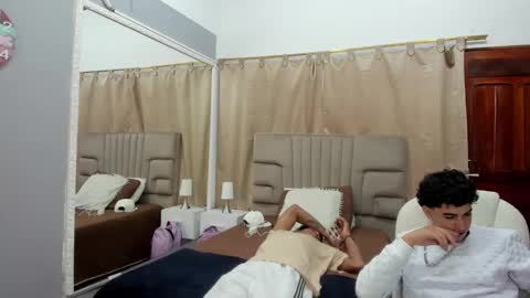 julian billy online show from February 2025 03:52:01 PM