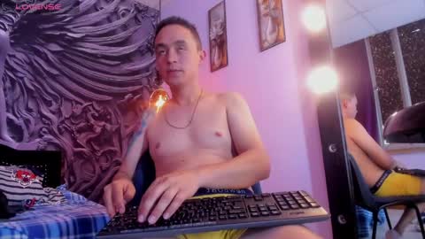 JULIAN online show from April 2026 09:17:02 PM