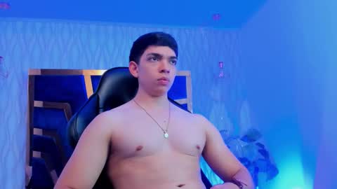 JULIAN  online show from March 2026 11:21:02 PM