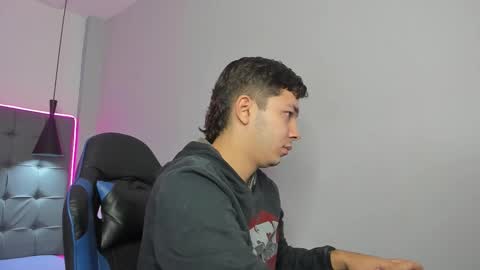 julian_smith21 online show from February 2026 12:15:01 PM