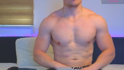 Snapshot of julian_turner chatting on June 2026 12:29:02 PM julian_turner online show from June 2026 12:29:02 PM