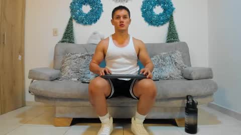 julian_wallace online show from December 2024 10:01:02 PM