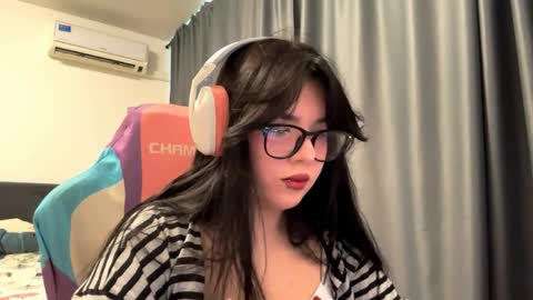 Snapshot of julianesanzo chatting on May 2026 09:26:02 AM MIa online show from May 2026 09:26:02 AM