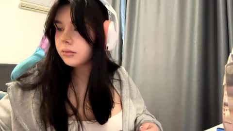 Snapshot of julianesanzo chatting on May 2026 09:27:02 AM MIa online show from May 2026 09:27:02 AM