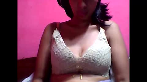 julie0612 online show from February 2025 04:01:02 AM