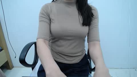 julie9x online show from November 2025 09:19:01 PM