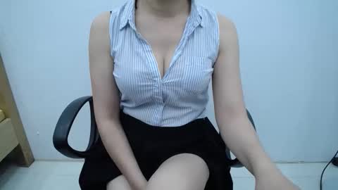 Snapshot of julie9x chatting on May 2026 07:57:01 AM julie9x online show from May 2026 07:57:01 AM
