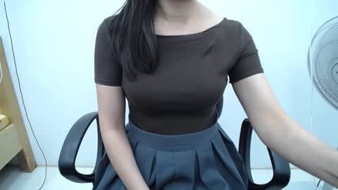 Snapshot of julie9x chatting on May 2026 10:51:02 PM julie9x online show from May 2026 10:51:02 PM
