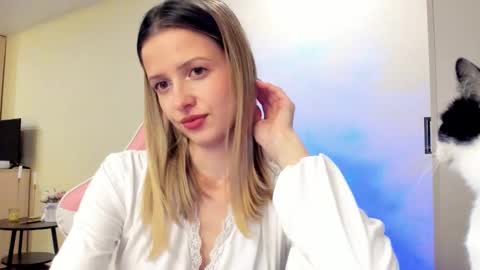 Julie online show from October 2025 03:02:02 PM