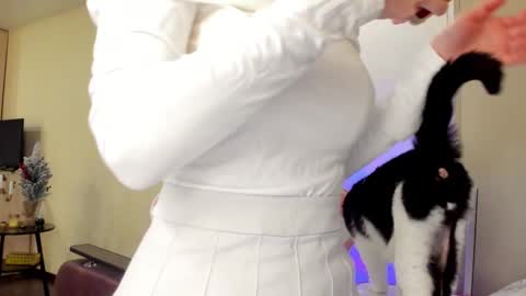 Julie online show from November 2025 03:25:01 PM