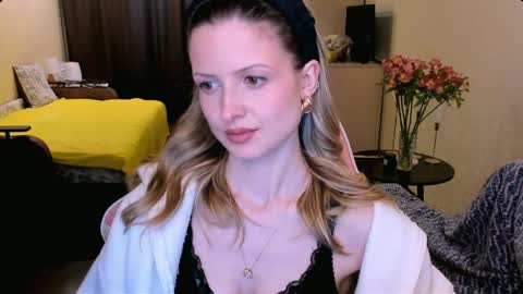 Julie online show from April 2026 01:49:01 PM