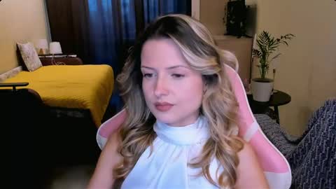 Julie online show from April 2026 02:11:02 PM