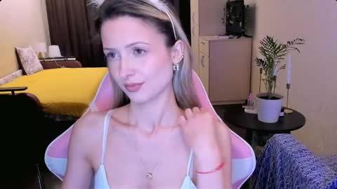 Julie online show from April 2026 03:29:01 PM