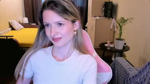 Julie online show from May 2026 02:27:02 PM