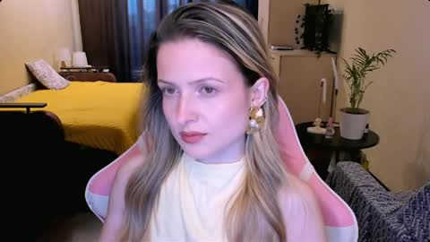 Julie online show from May 2026 03:06:01 PM