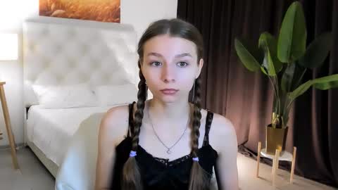 Snapshot of juliedaniel chatting on September 2025 04:14:02 AM juliedaniel online show from September 2025 04:14:02 AM